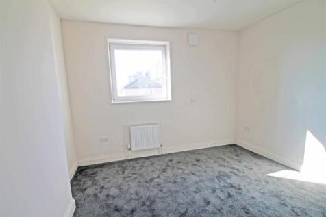 ROOM (2)