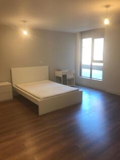d122 bed area.jpg