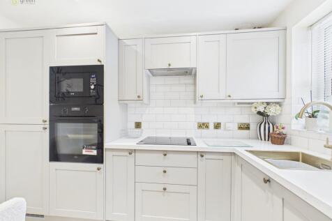 cam03830g0pr0284still002