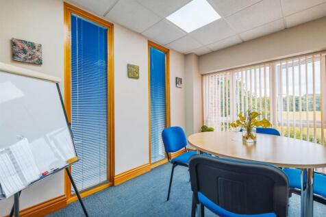 Oaktree Business Centre-20.jpg