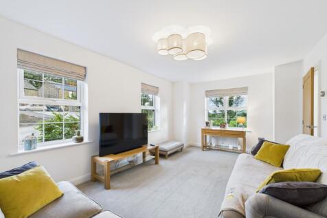 CAM02093G0-PR0051-STILL020