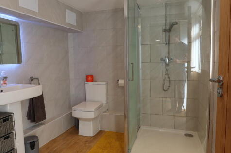 54 Connaught Avenue photo 4
