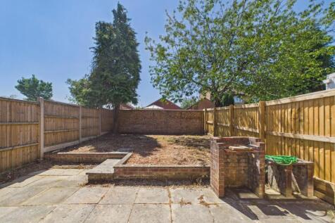 CAM02023G0-PR0242-STILL006