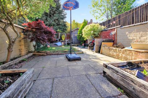 rear garden.JPG