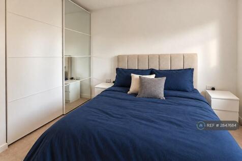 Master Ottoman King Bedroom With Ensuite Bathroom