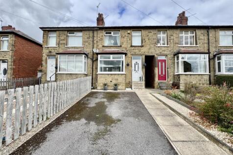 EXTERNAL FRONT AND DRIVEWAY