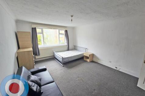 Oak Court, Whiteoak Road Manchester, M14 6UA photo 3