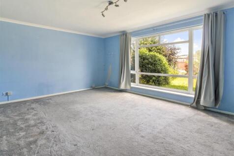 1 Cedar Court New-001.JPG
