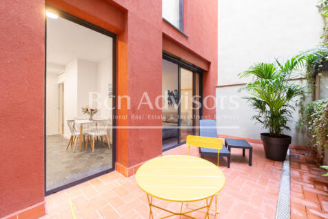 Maravilloso-duplex-de-obra-nueva-con-patio-en-G...