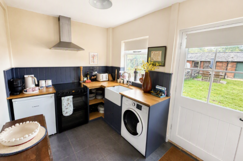 7 The Row, Main Street, Slawston, Leicestershire photo 3