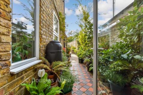 External Lifestyle Photograph