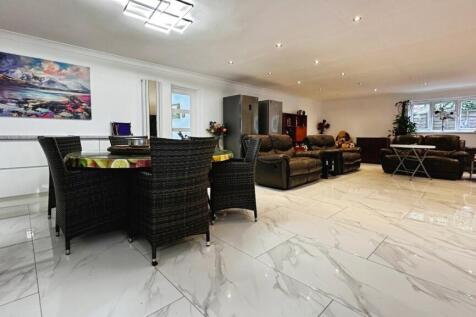 Saffron Close, Earley, Reading, RG6 photo 4