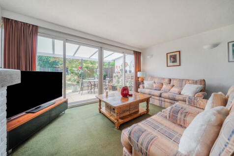 1492802-7-6a58bed...
