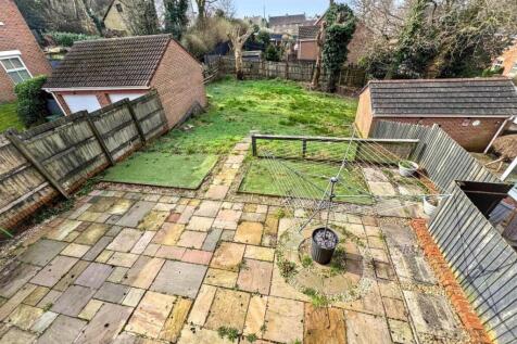 REAR GARDEN 1 (19)