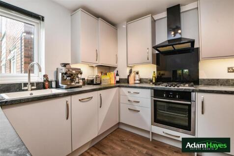 London, N12 - property photo