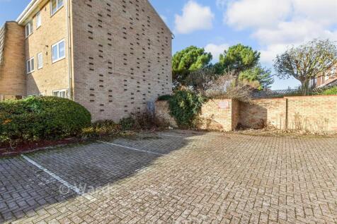 Driveway/Parking