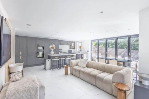 LIVING AREA 1