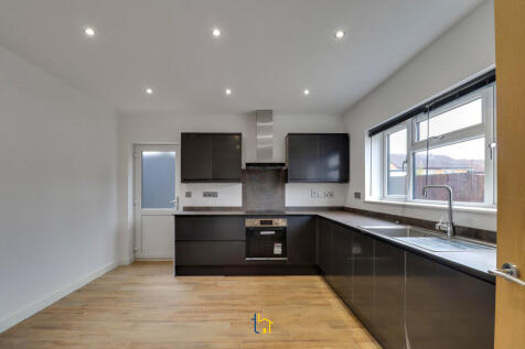 Ellis Close, Glenfield photo 4