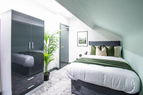 Modern 7-Bedroom House Share ¿ Rock Street, She