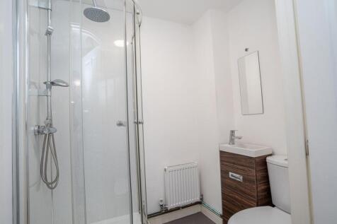 5 Bedroom, Royston Street photo 3