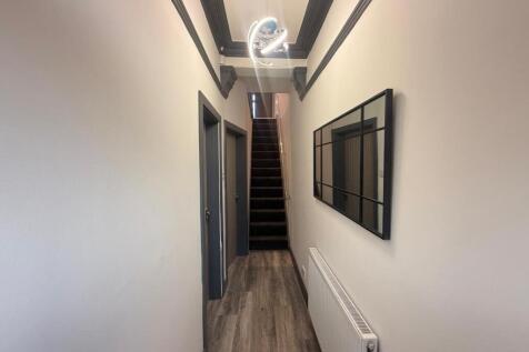 5 Bedroom House in M13 0FJ
