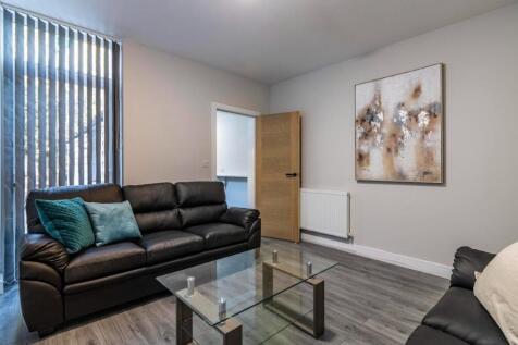Semi-Detached Five Bedroom - HMO