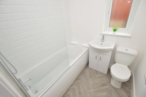 26 Edgeworth Road - Bathroom