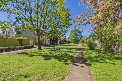 The Green on Pine Walk