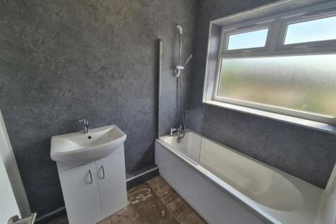 Callington Drive, Hyde photo 4