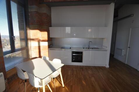 Kitchen / Lounge