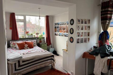 5-bed semi-detached on Shireoak Road - Withington - £180 PPPW, £3,900/mo