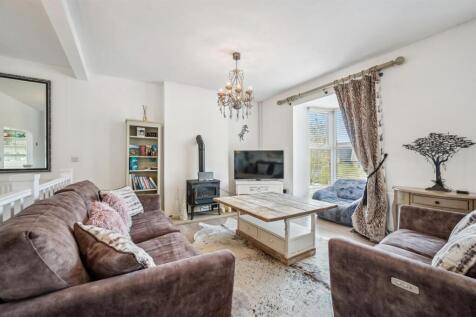 Lounge to fireplace.jpg