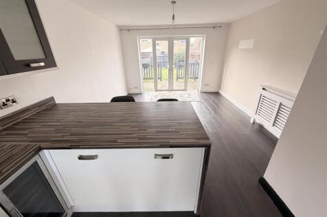 Wisbech Close, Fens, Hartlepool photo 3