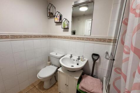 Bathroom new.jpg