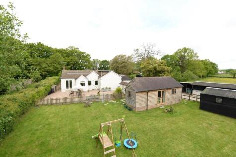 Rear garden &amp; annexe