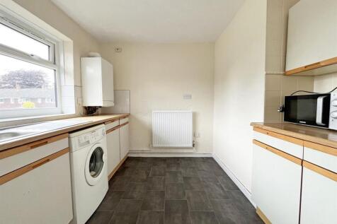 Radburn Court, Stapleford, Nottingham photo 3