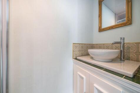 En Suite to bedroom 2