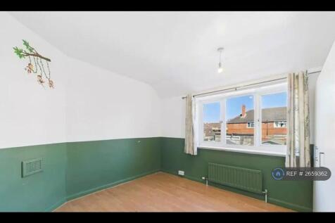 Winrose Avenue, Leeds, LS10 photo 5