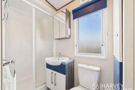 Ensuite shower room in ABI Seaspray