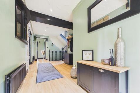 ENTRANCE HALLWAY