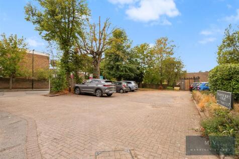 Thanescroft Court F7 MV-20.jpg