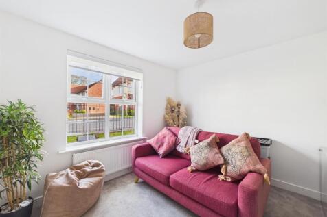 Sheppard Drive, Oadby, Leicester photo 4