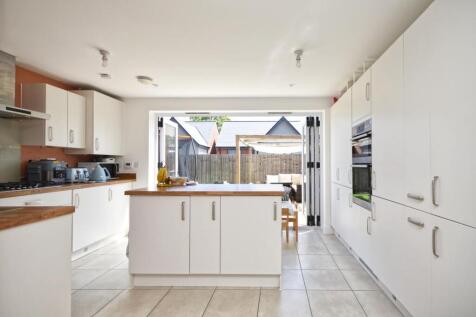 Open Plan Kitchen/Living Area