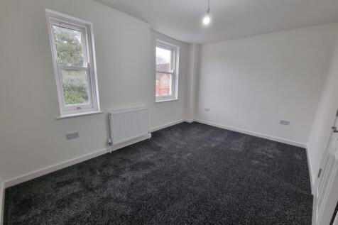 6 Rai Court, Leamington Spa photo 2