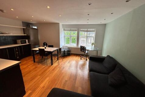 Church Wood Avenue, Weetwood, Leeds, West Yorkshire, LS16 photo 4
