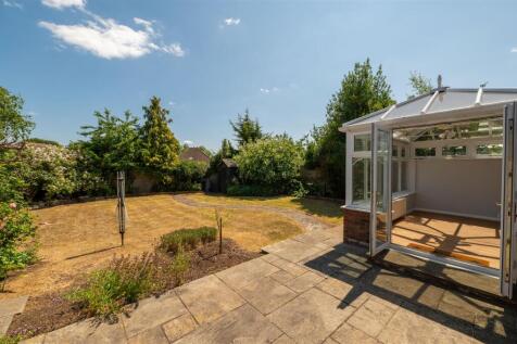 6 Meadow Way, Hitchin-20.jpg