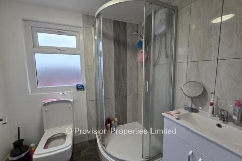 Cardigan Lane, Burley, Leeds, LS4 photo 5