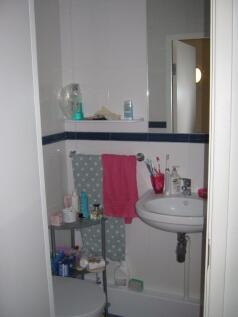 3 Kiln Court - Bathroom.jpg