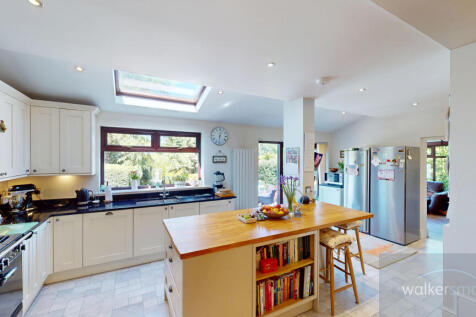 15-Breary-Lane-East-05212025_195915