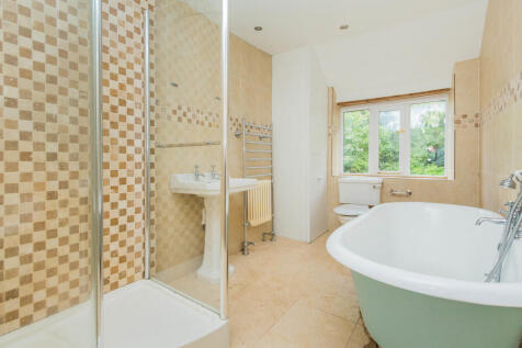 En Suite Bathroom